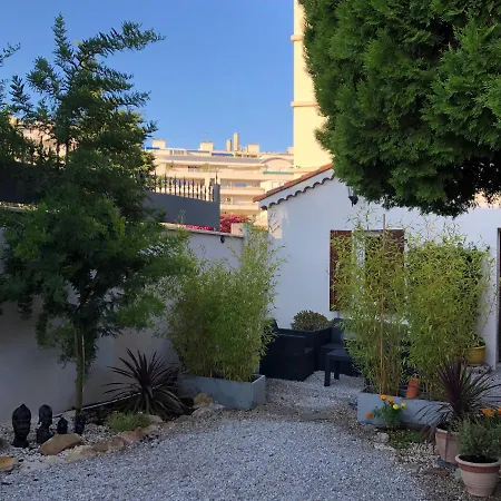 Bijou Juan-les-pins ホームステイ *
